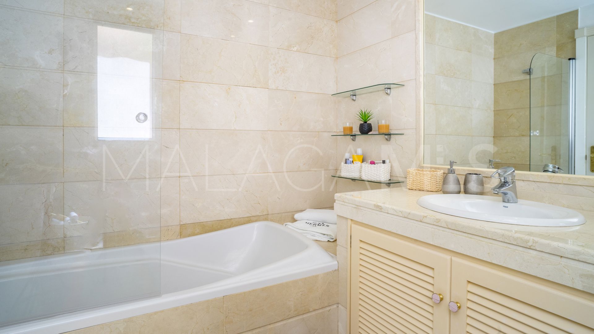 Apartamento planta baja for sale in Albatross Hill