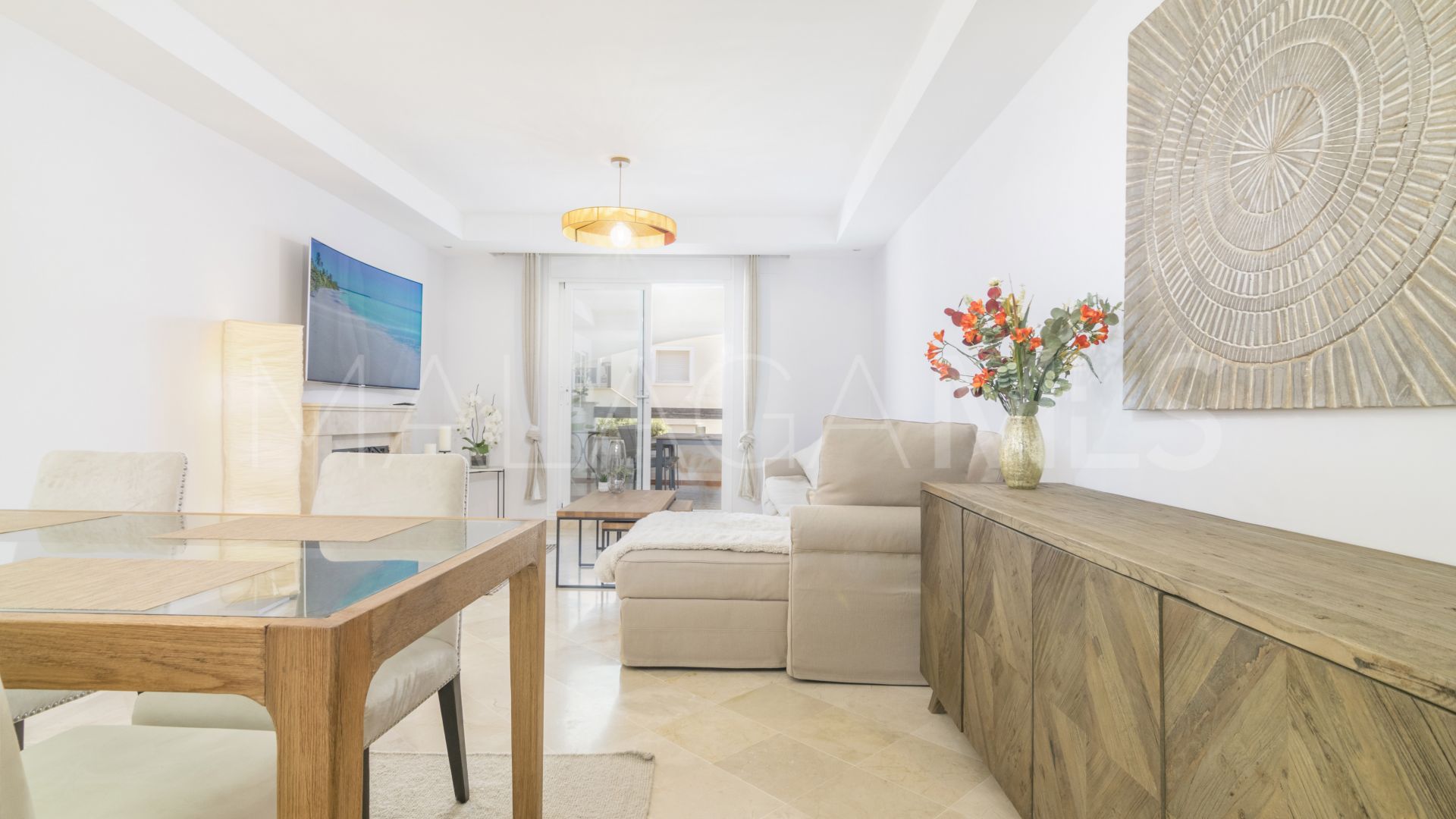 Apartamento planta baja for sale de 2 bedrooms in Aloha Royal