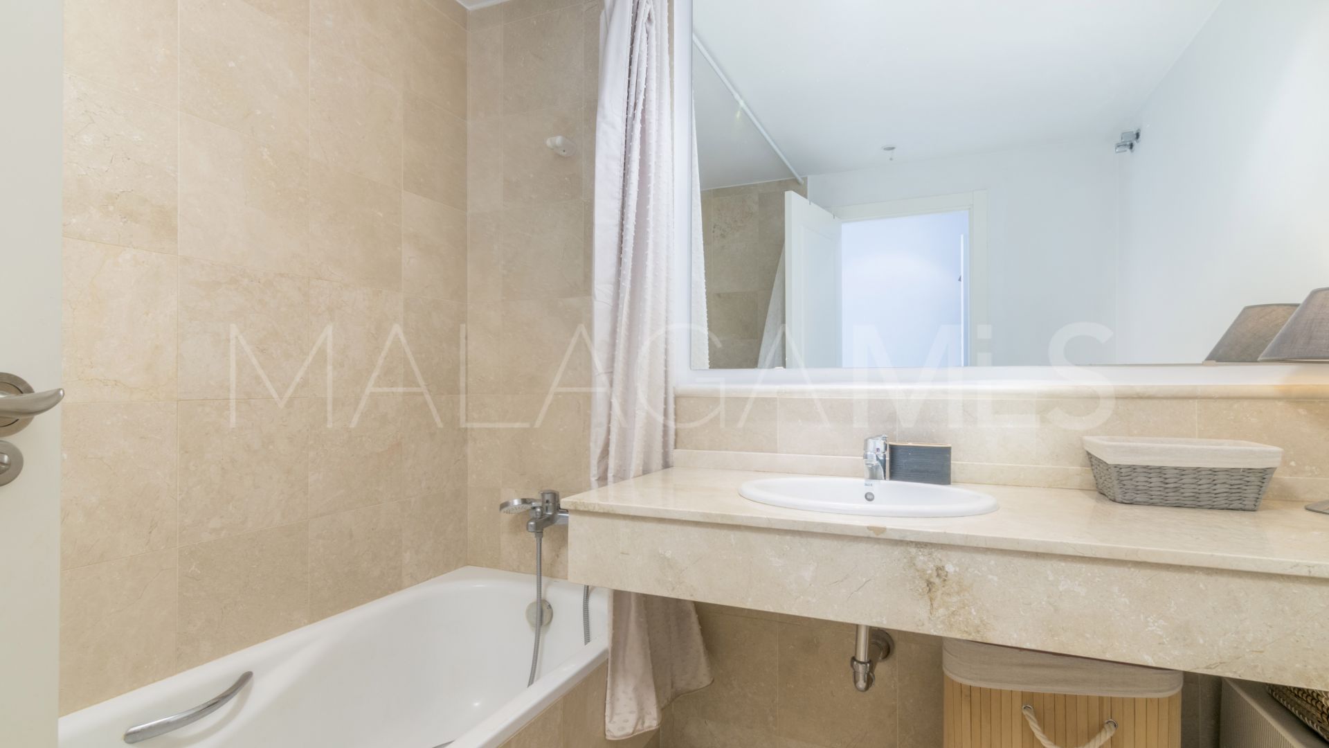 Apartamento planta baja for sale de 2 bedrooms in Aloha Royal