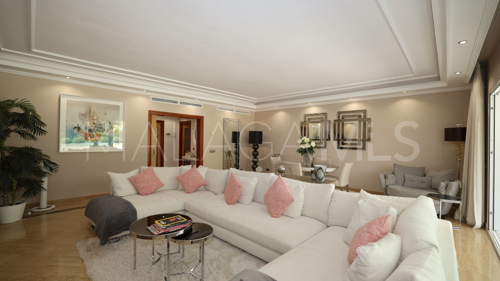 El Embrujo Banús 2 bedrooms ground floor apartment for sale