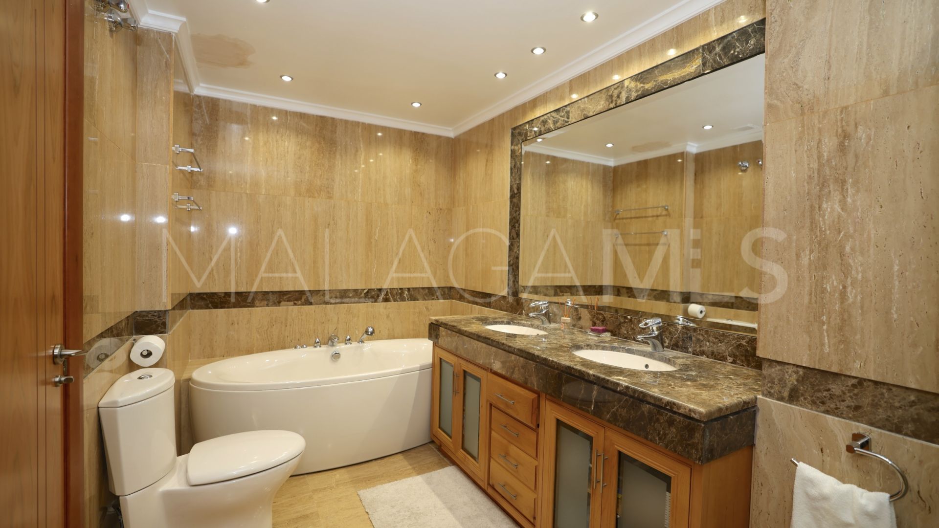 El Embrujo Banús 2 bedrooms ground floor apartment for sale