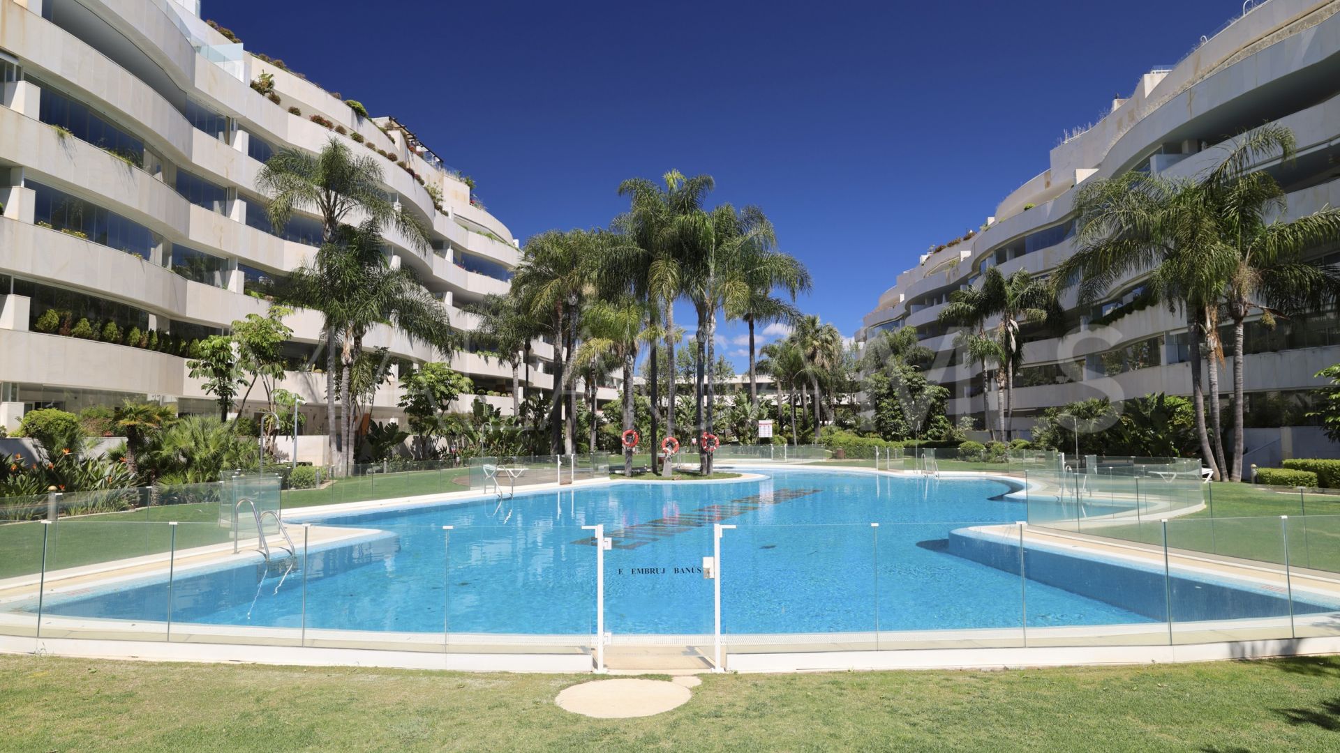 El Embrujo Banús 2 bedrooms ground floor apartment for sale