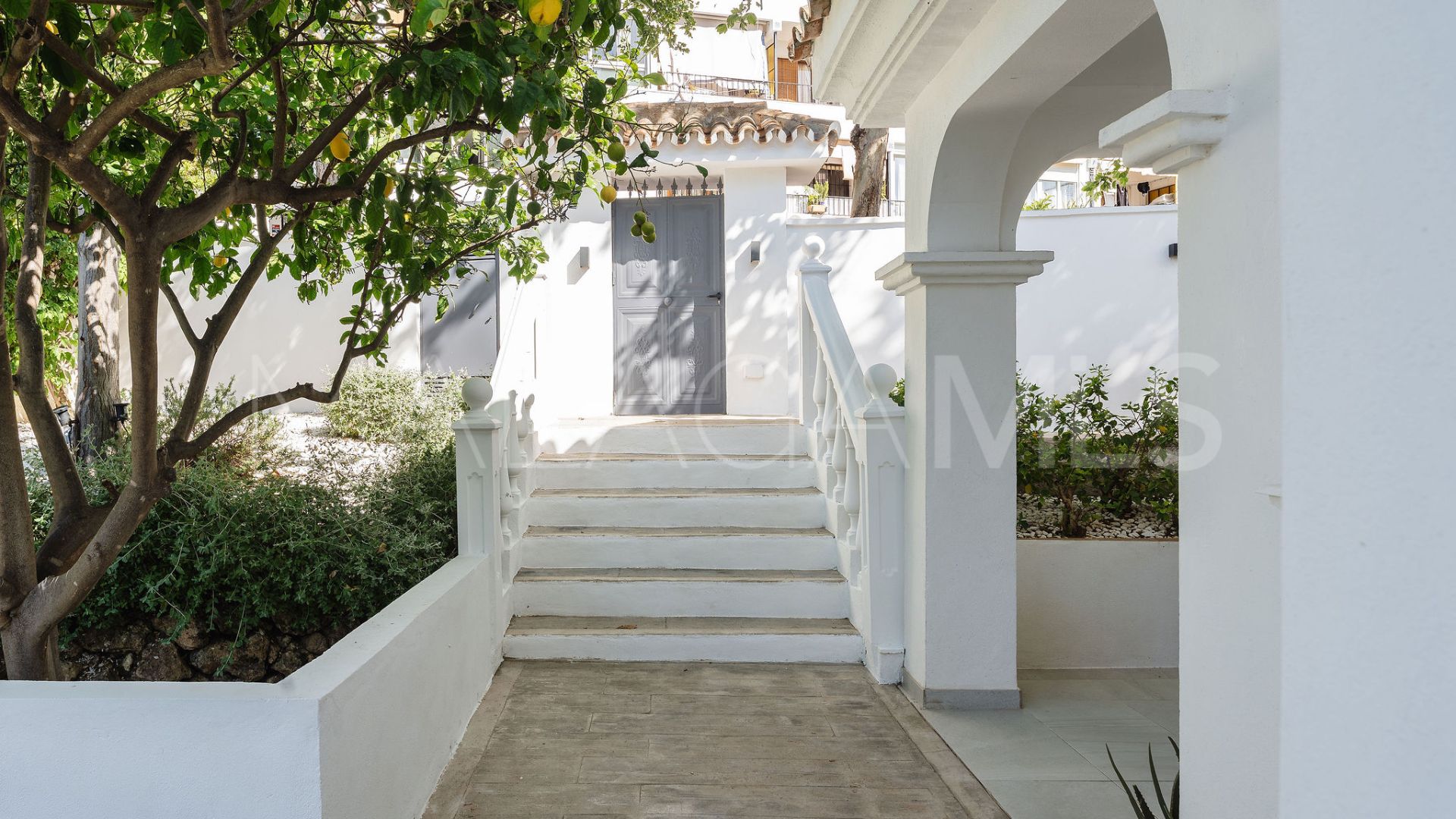 Se vende villa with 4 bedrooms in La Campana
