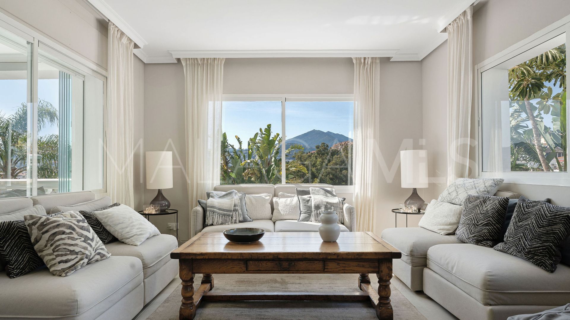 Se vende villa with 4 bedrooms in La Campana