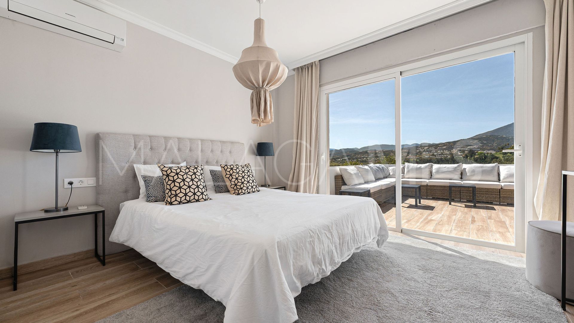 Se vende villa with 4 bedrooms in La Campana