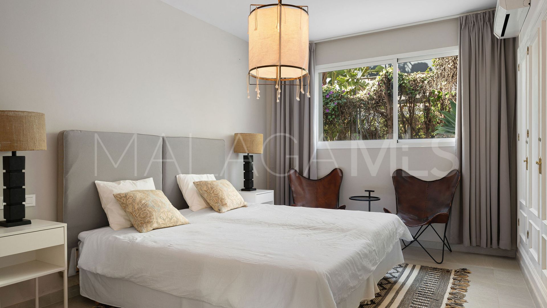 Se vende villa with 4 bedrooms in La Campana