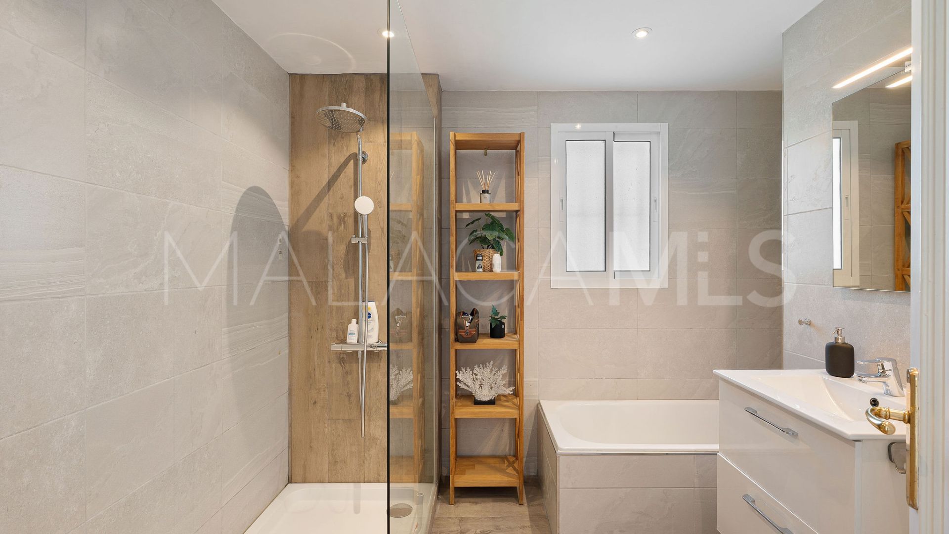 Se vende villa with 4 bedrooms in La Campana