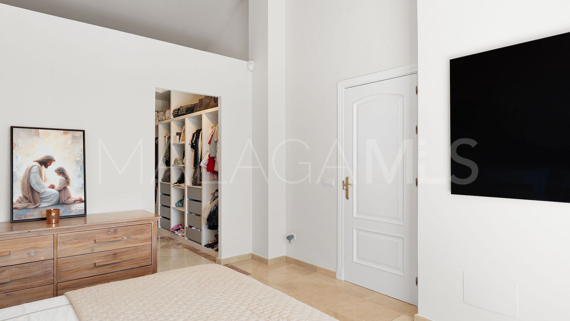 Villa for sale in Sierra Blanca Country Club with 3 bedrooms