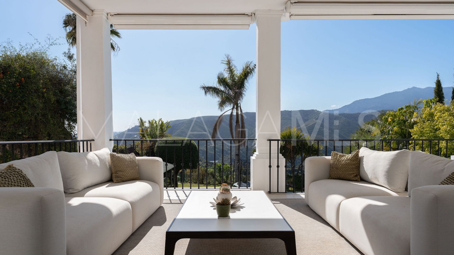 Villa for sale in Sierra Blanca Country Club with 3 bedrooms