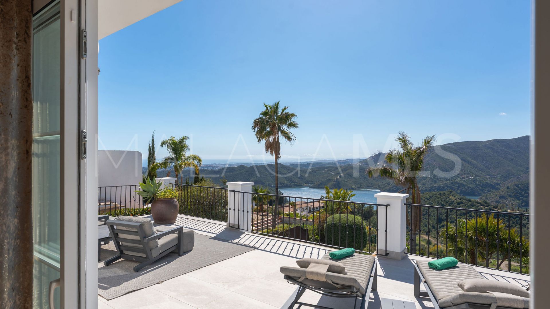 Villa for sale in Sierra Blanca Country Club with 3 bedrooms