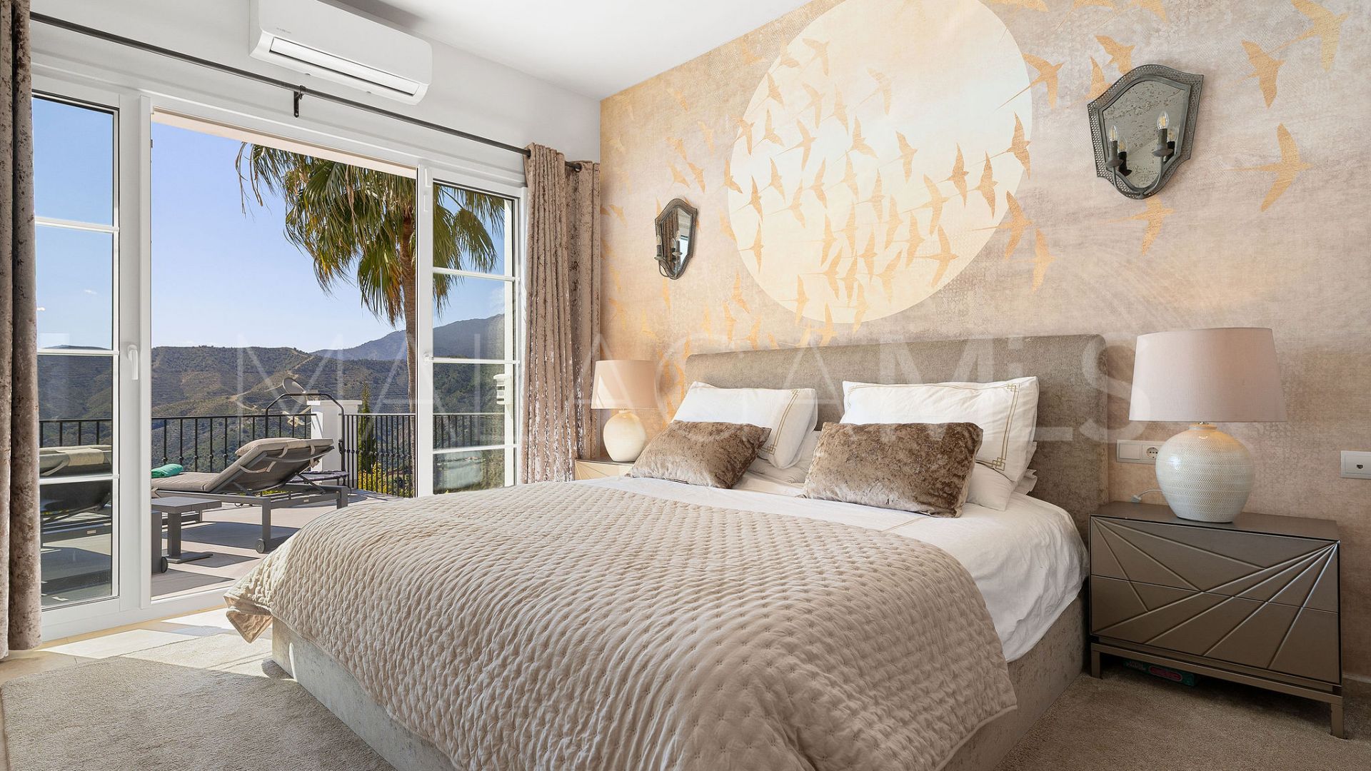 Villa for sale in Sierra Blanca Country Club with 3 bedrooms