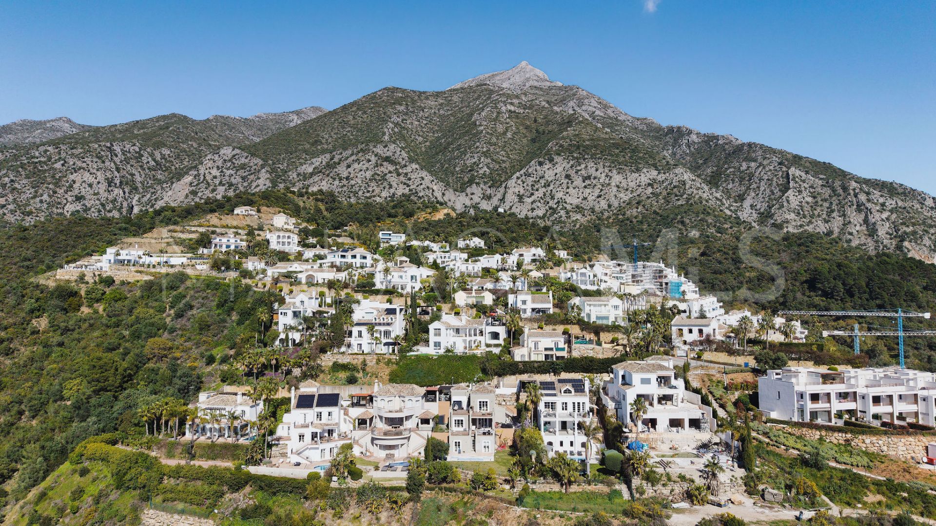 Villa for sale in Sierra Blanca Country Club with 3 bedrooms