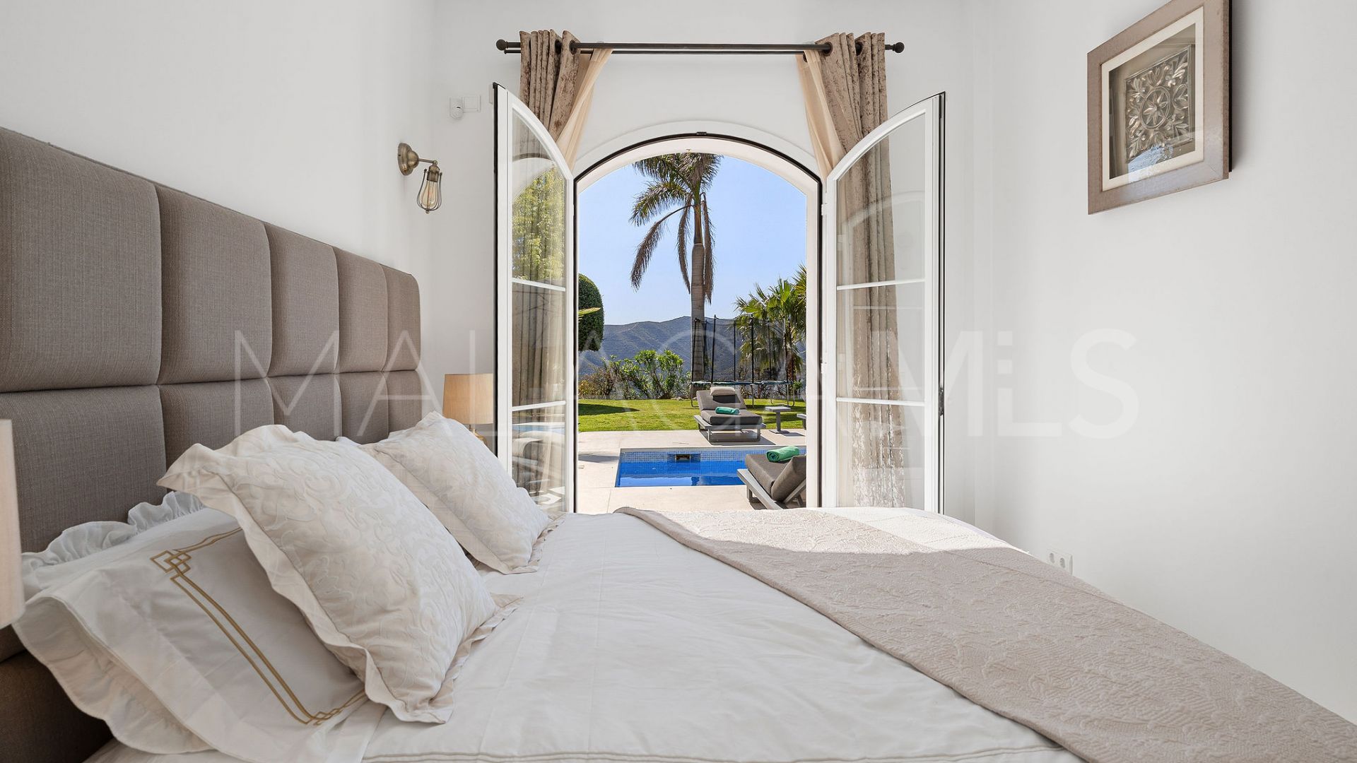 Villa for sale in Sierra Blanca Country Club with 3 bedrooms