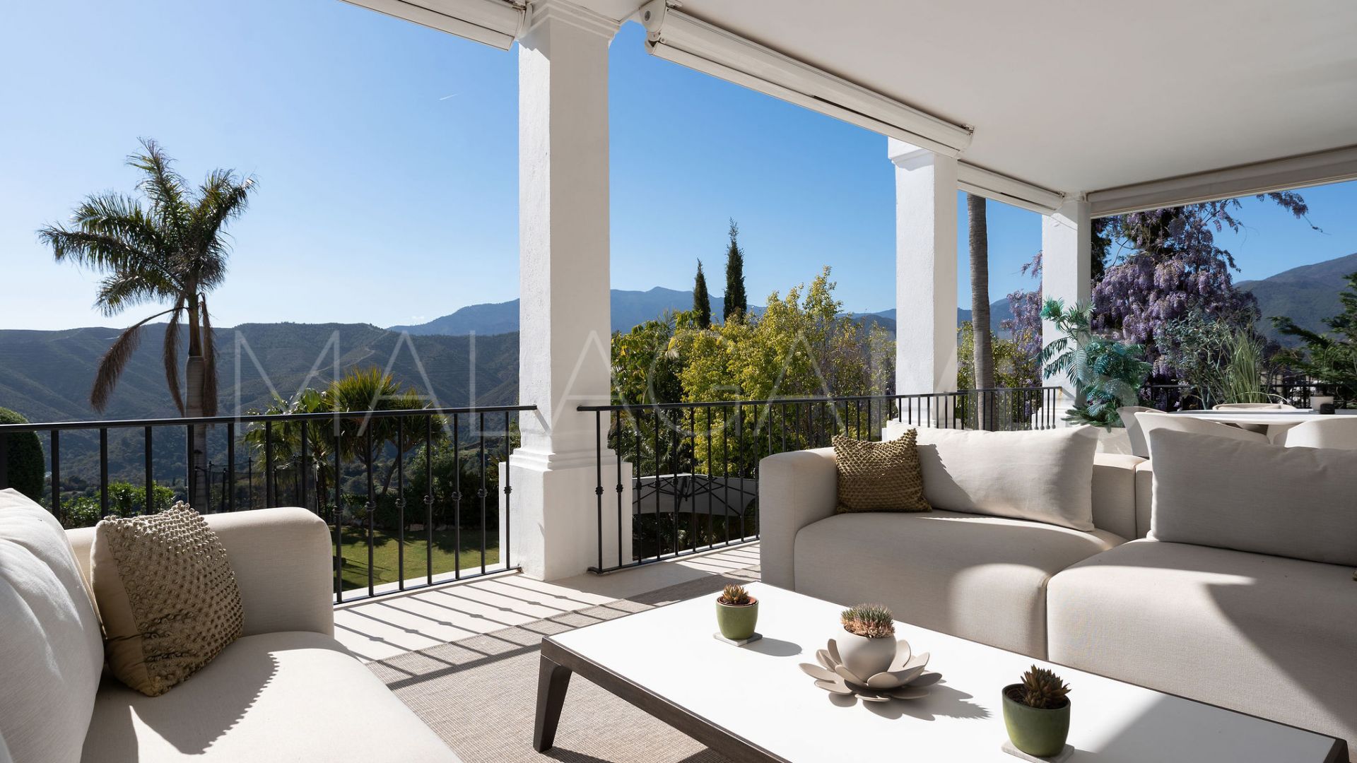 Villa for sale in Sierra Blanca Country Club with 3 bedrooms
