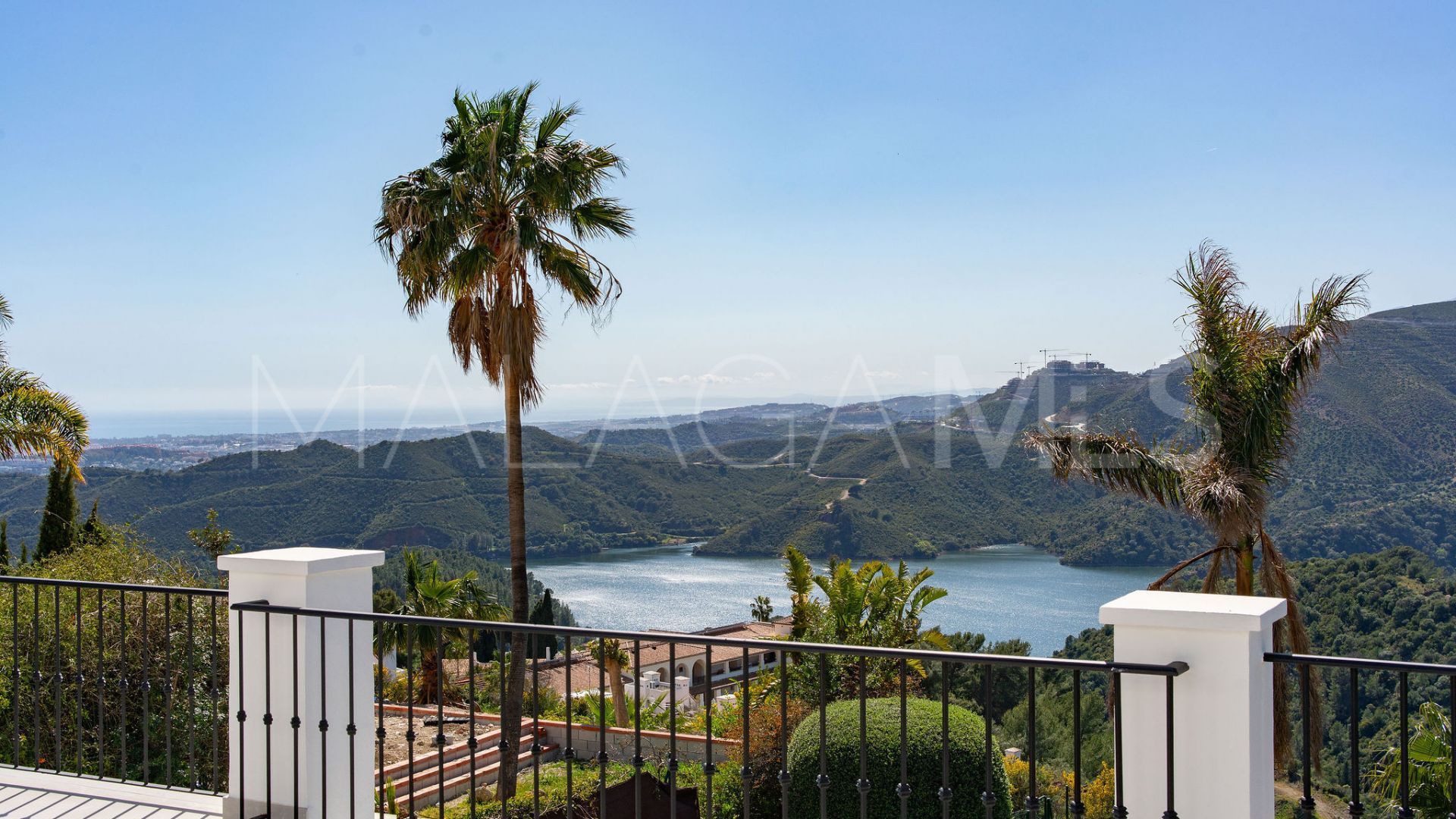 Villa for sale in Sierra Blanca Country Club with 3 bedrooms