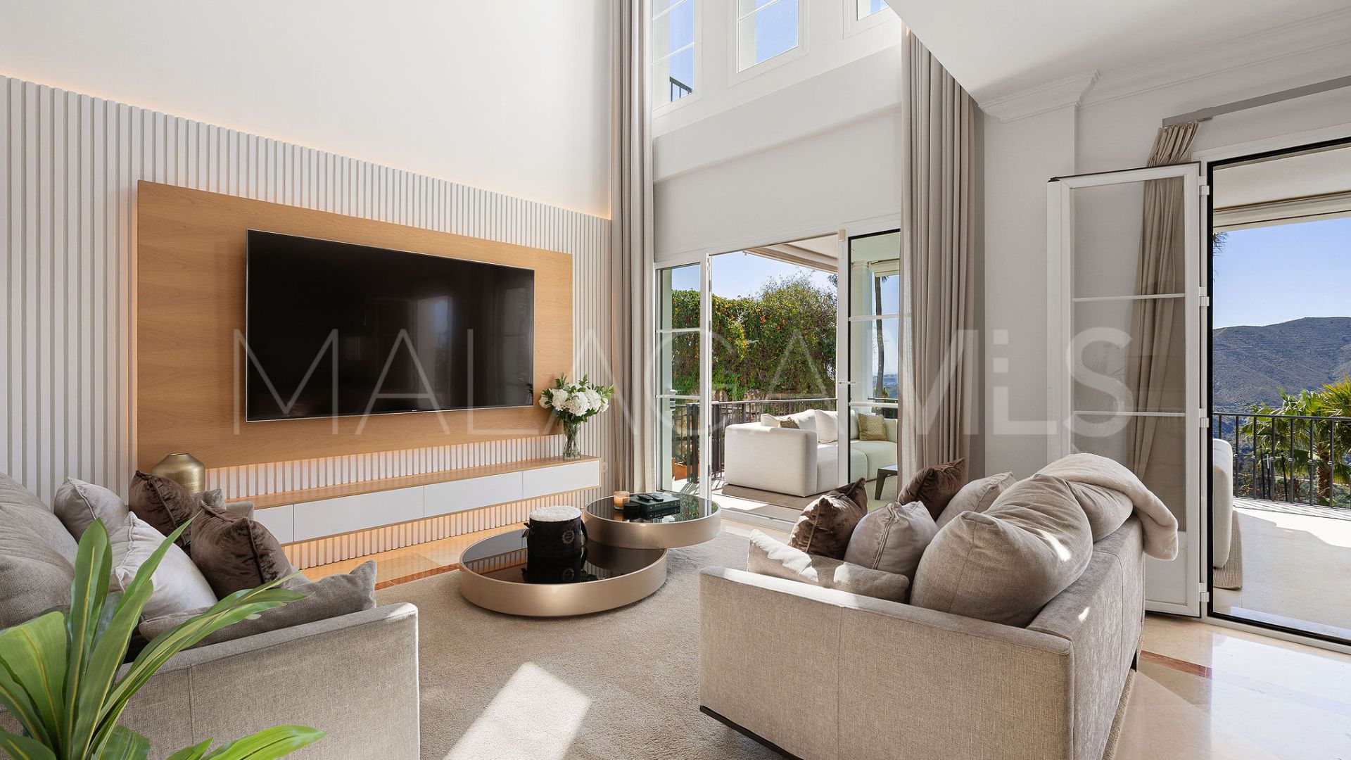 Villa for sale in Sierra Blanca Country Club with 3 bedrooms
