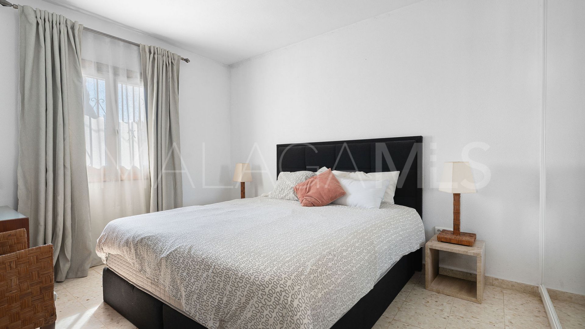 Villa for sale in La Campana