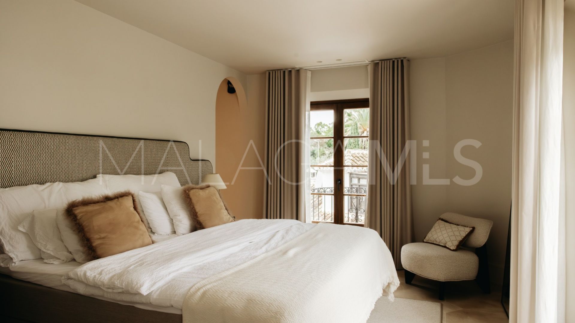 Adosado for sale with 3 bedrooms in Las Lomas del Marbella Club