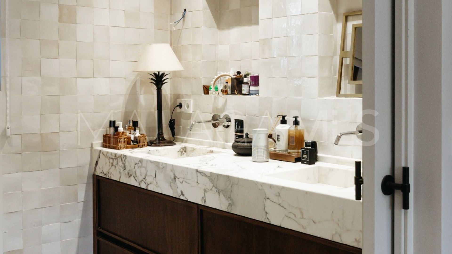 Adosado for sale with 3 bedrooms in Las Lomas del Marbella Club