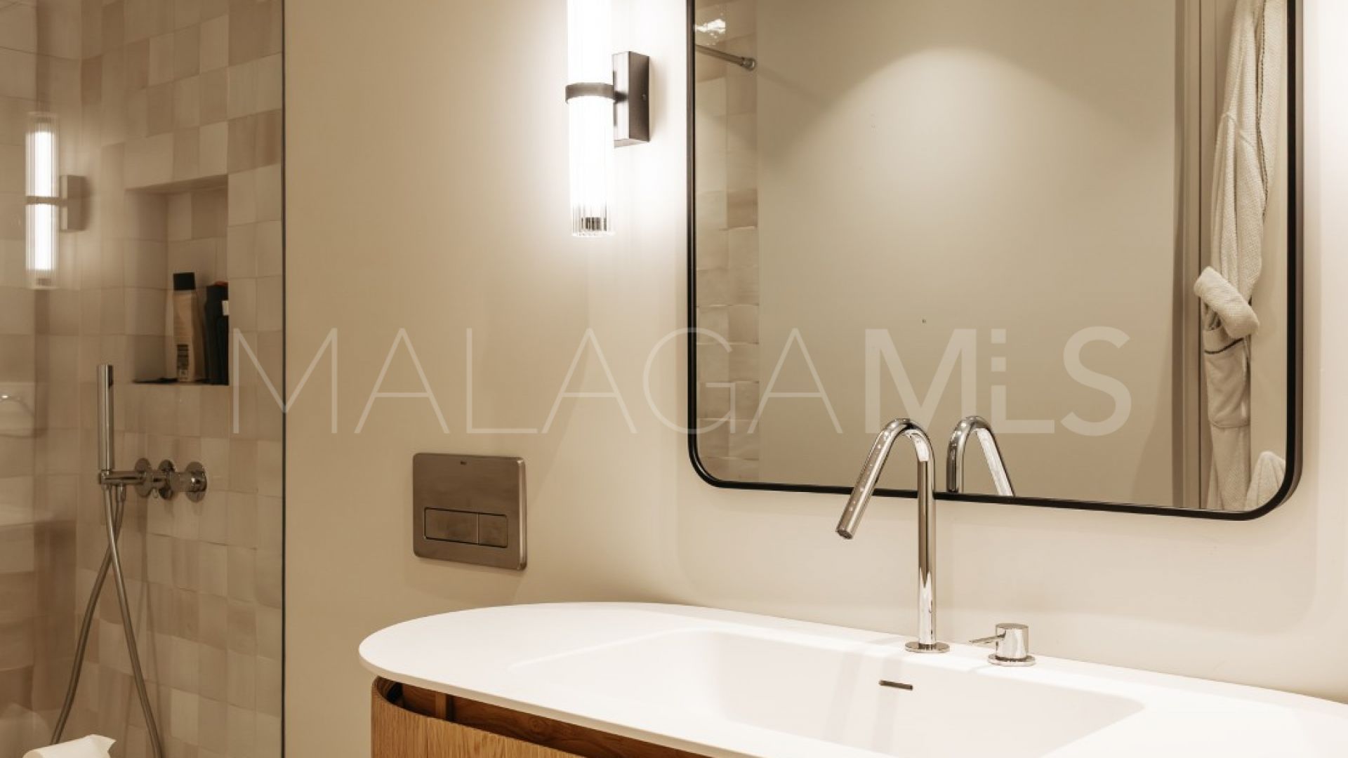 Adosado for sale with 3 bedrooms in Las Lomas del Marbella Club