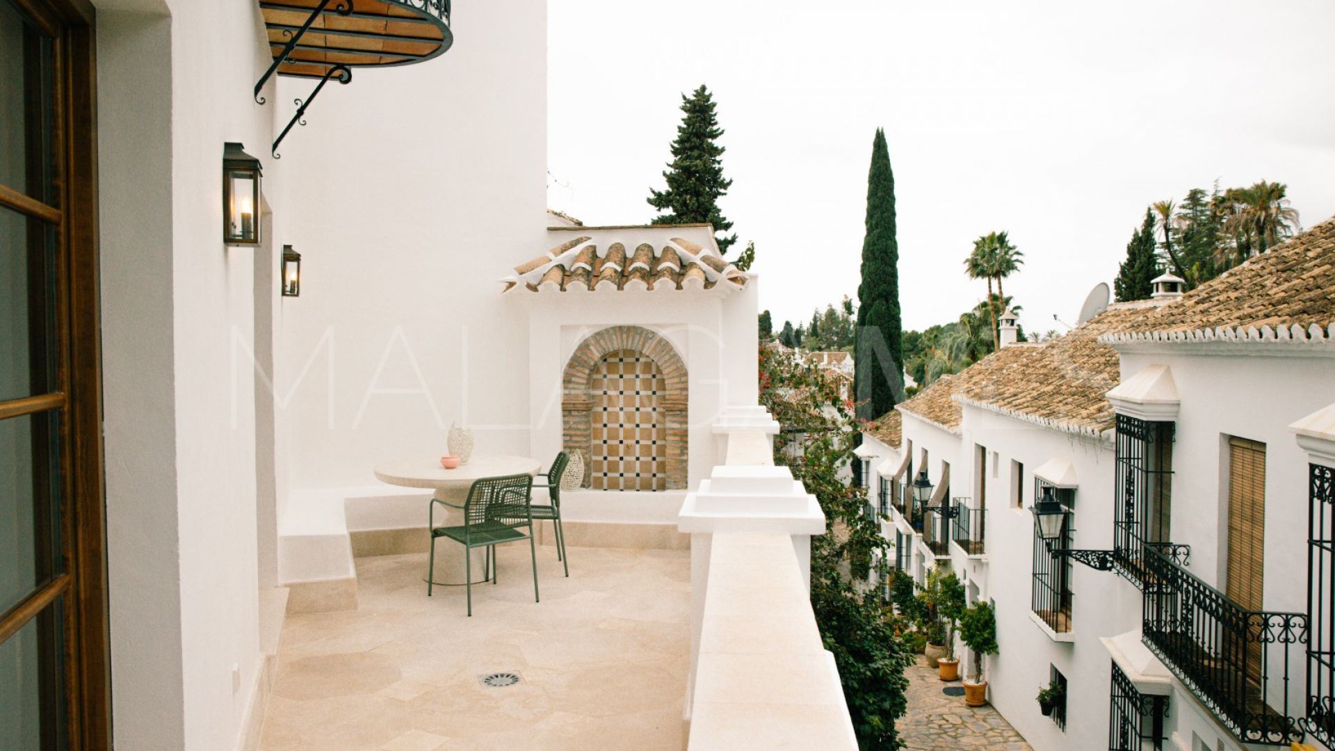 Adosado for sale with 3 bedrooms in Las Lomas del Marbella Club