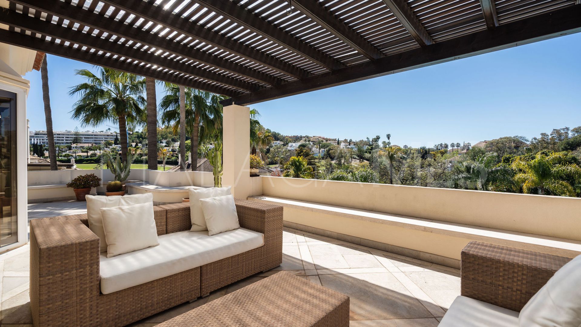 Se vende atico duplex in Las Alamandas