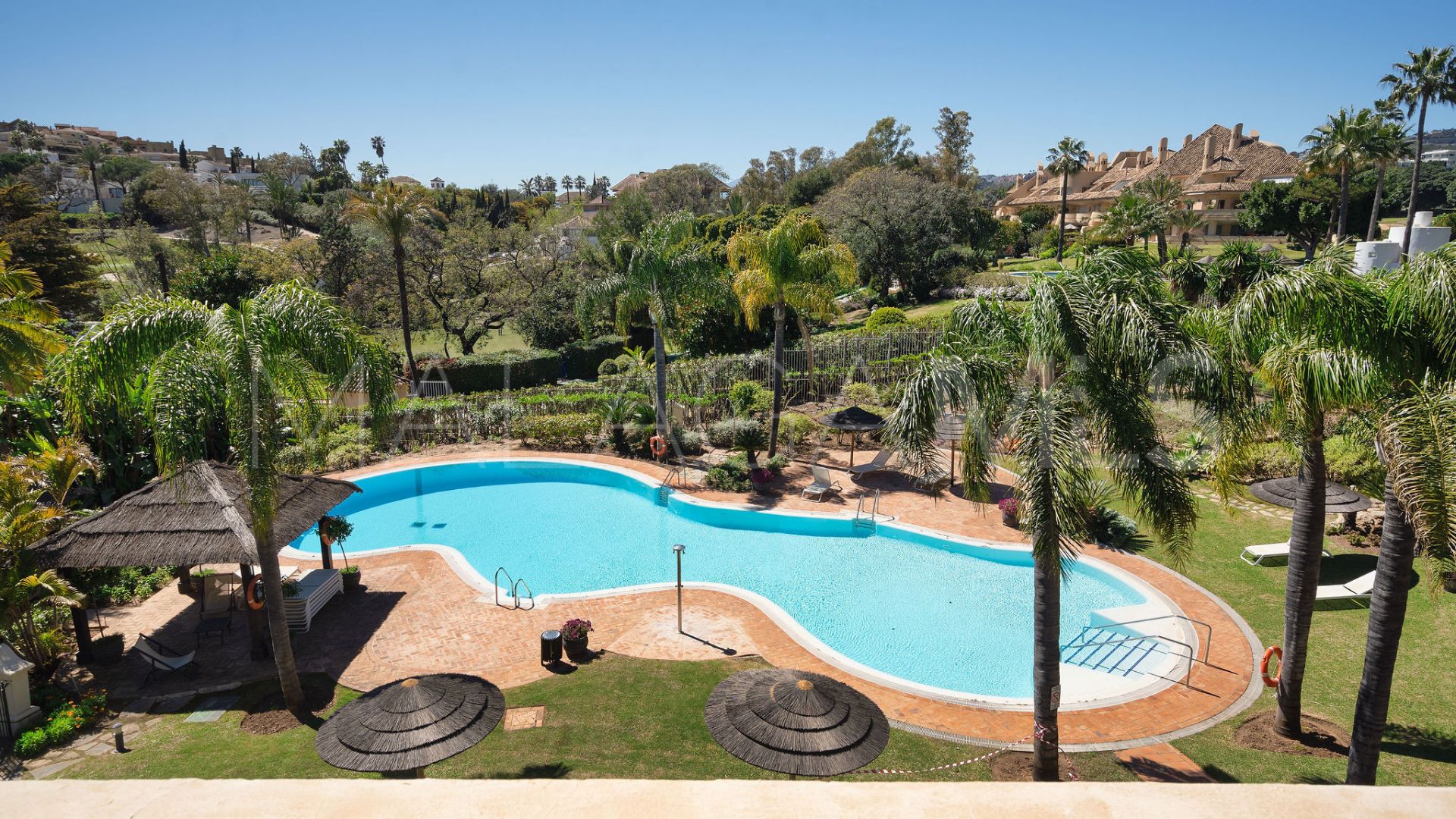 Se vende atico duplex in Las Alamandas