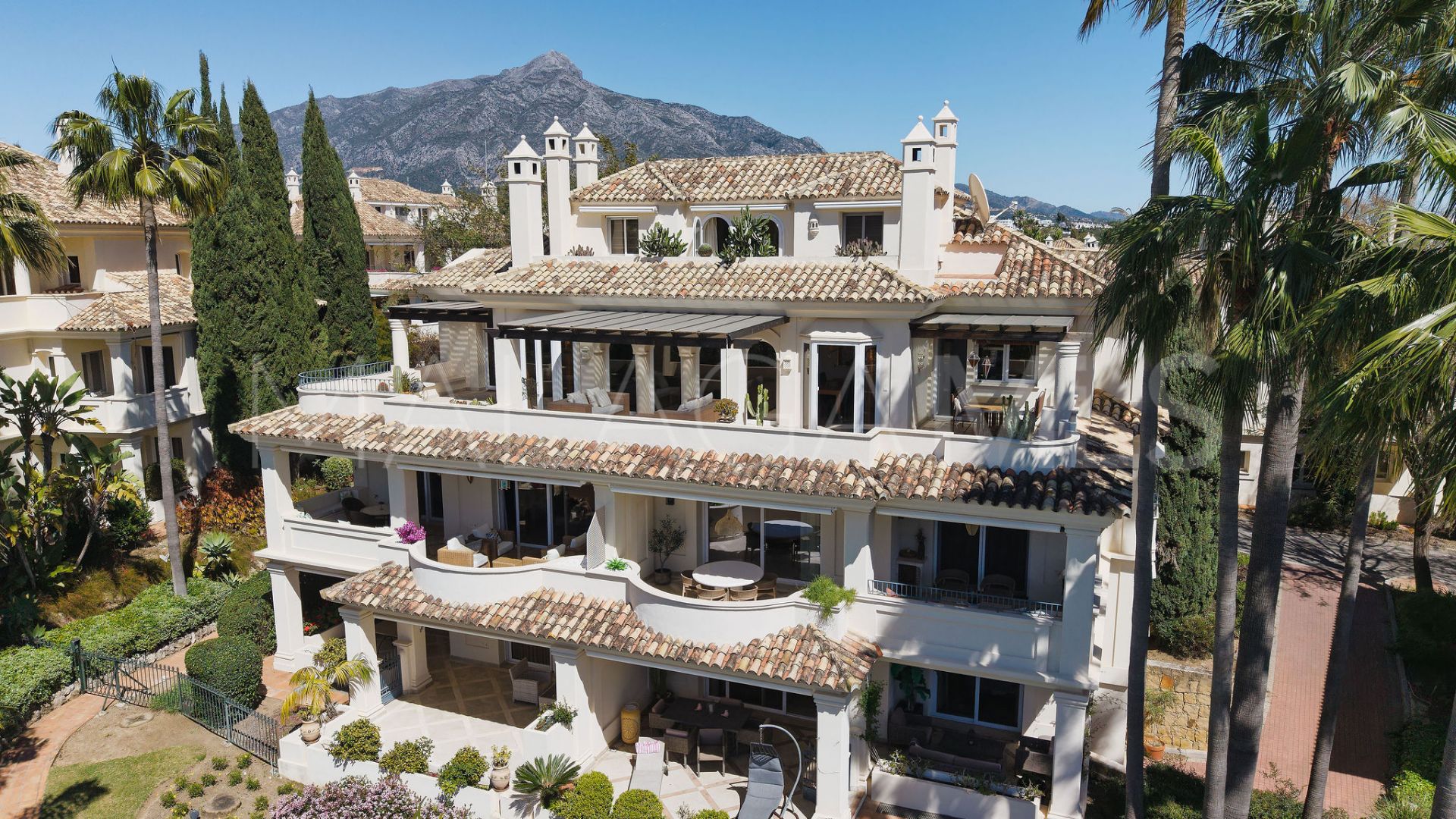 Se vende atico duplex in Las Alamandas