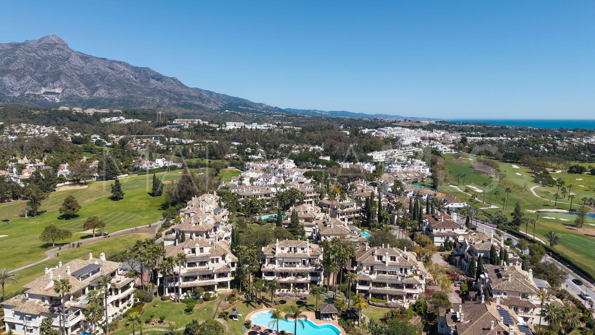 Se vende atico duplex in Las Alamandas