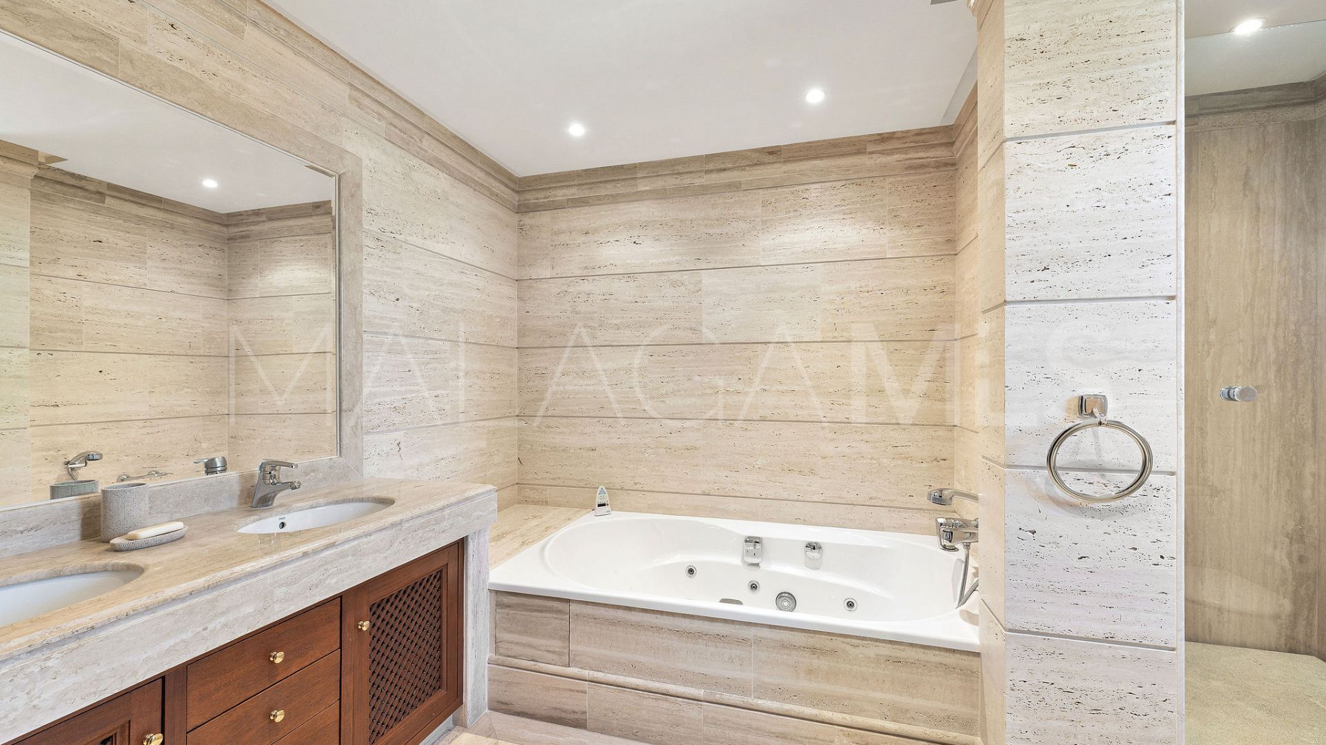 Se vende atico duplex in Las Alamandas