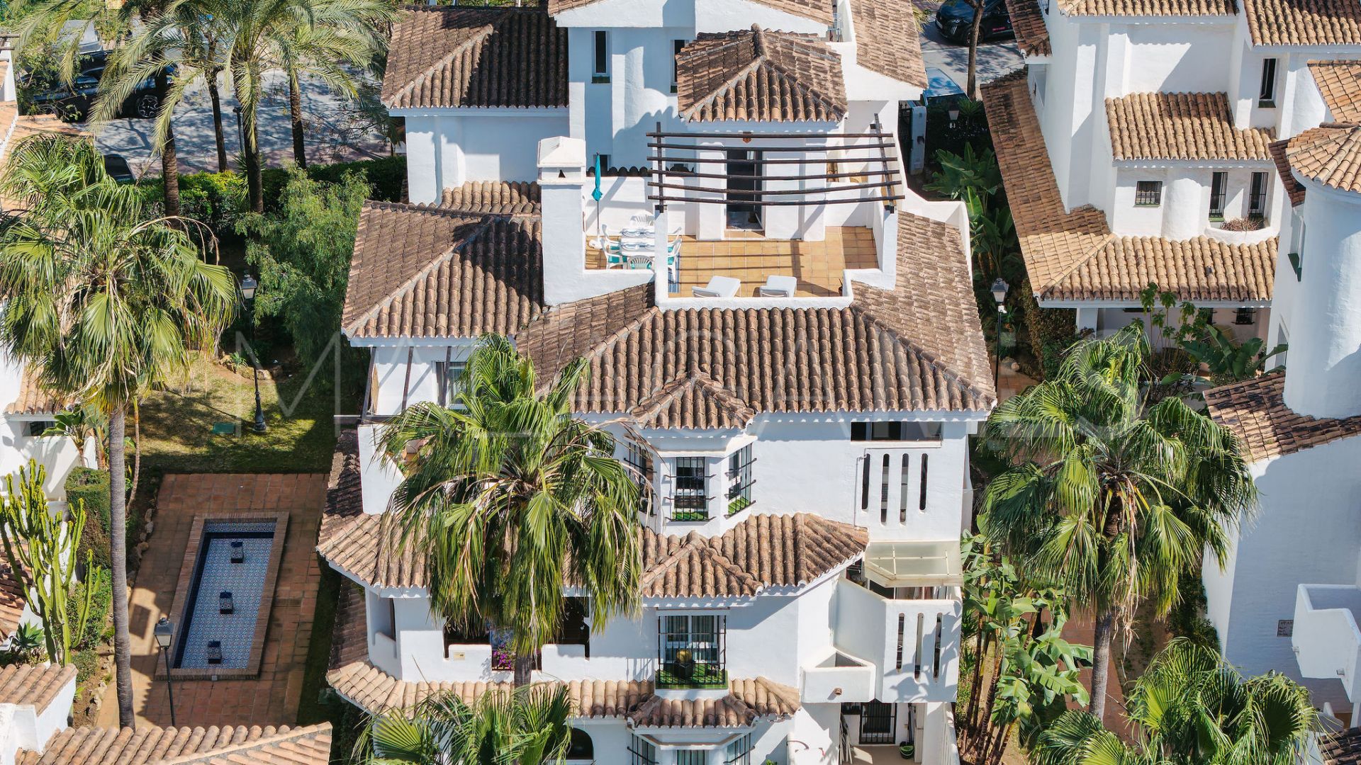 Appartement terrasse for sale in Los Naranjos de Marbella