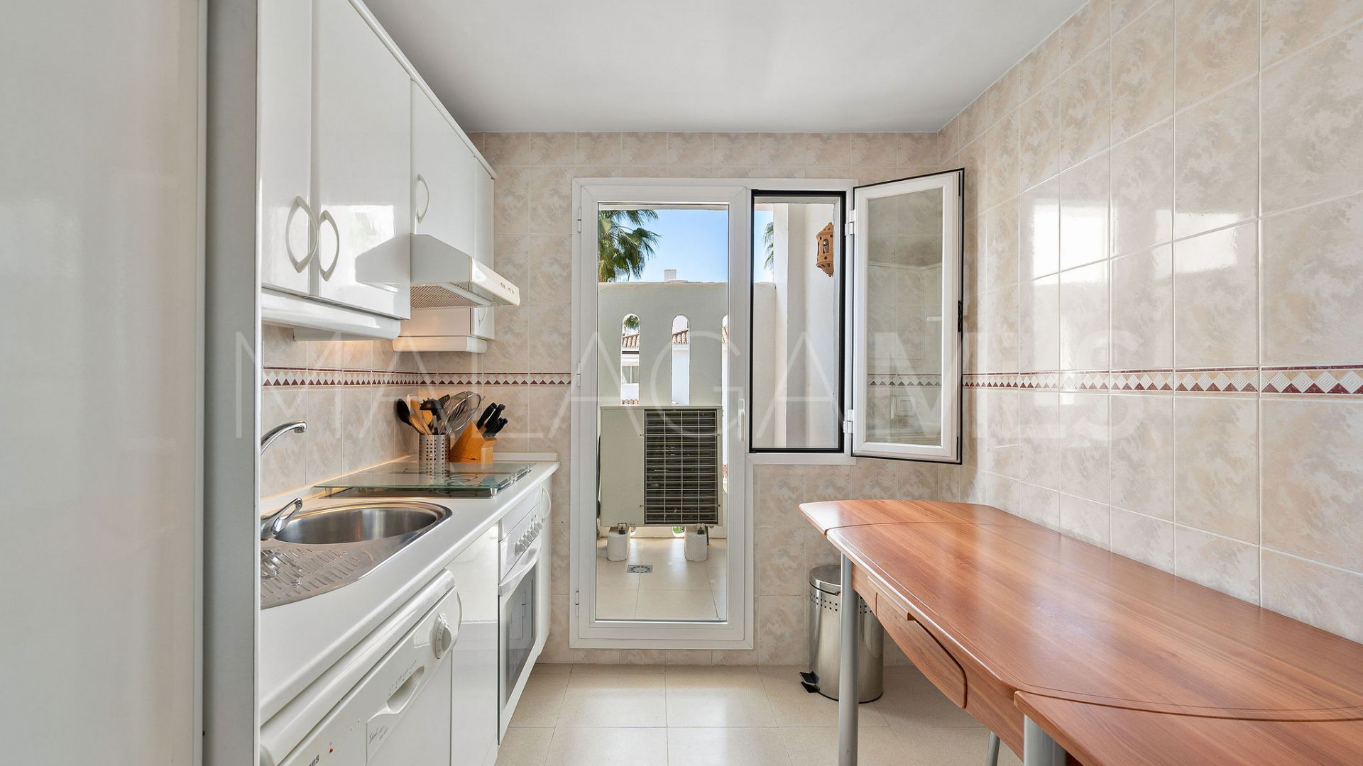 Appartement terrasse for sale in Los Naranjos de Marbella