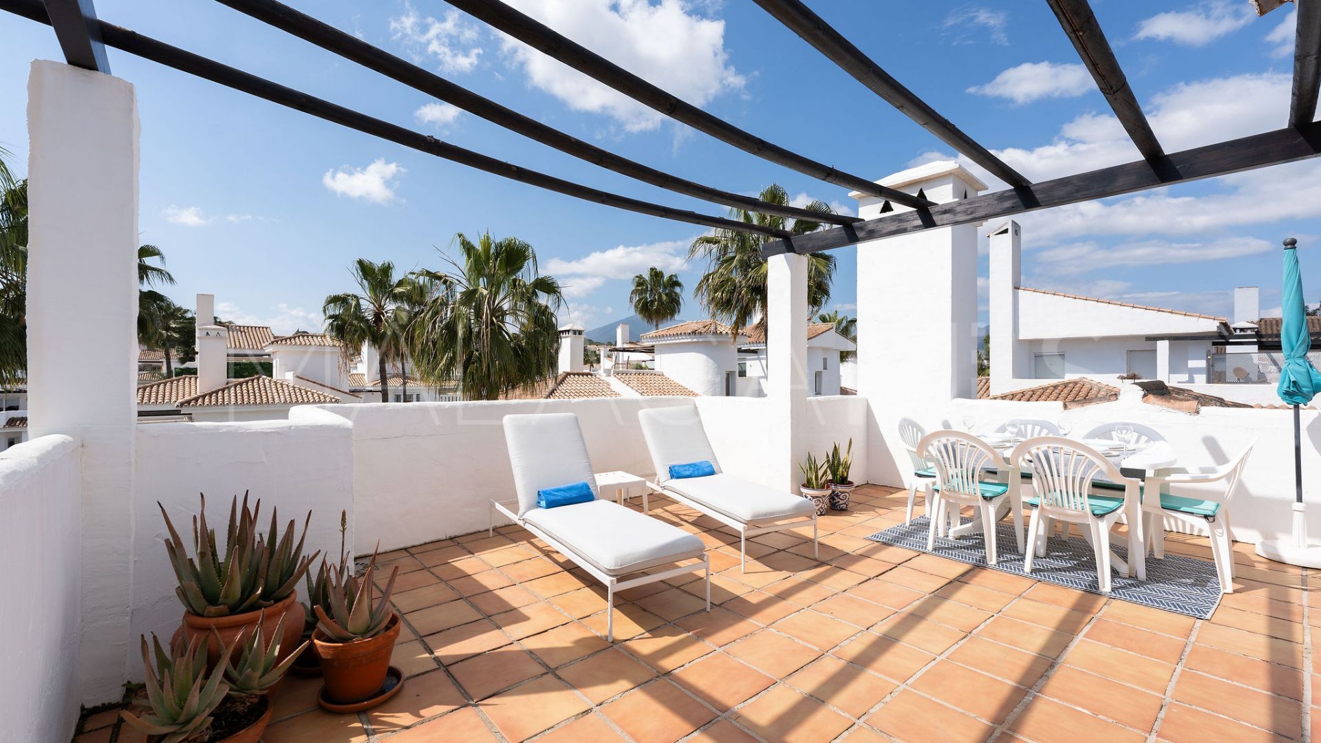Appartement terrasse for sale in Los Naranjos de Marbella