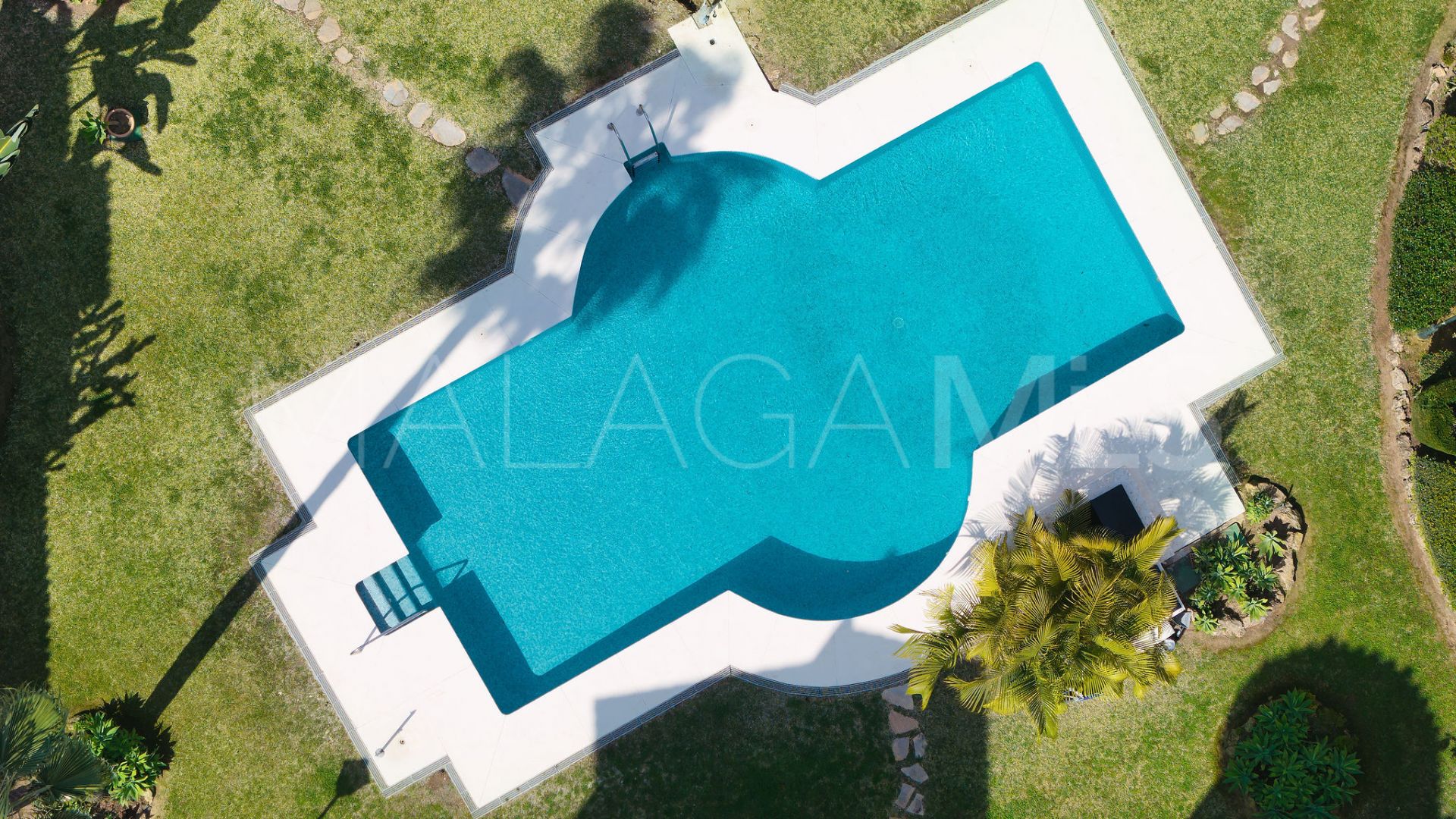 Appartement terrasse for sale in Los Naranjos de Marbella