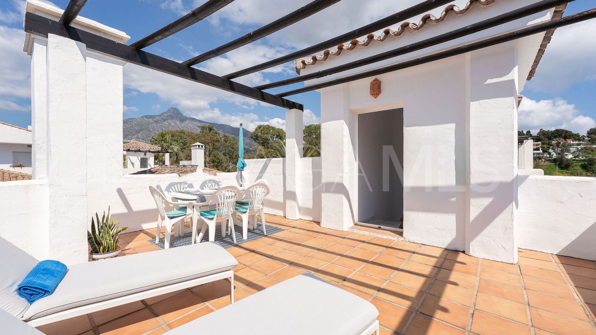 Appartement terrasse for sale in Los Naranjos de Marbella