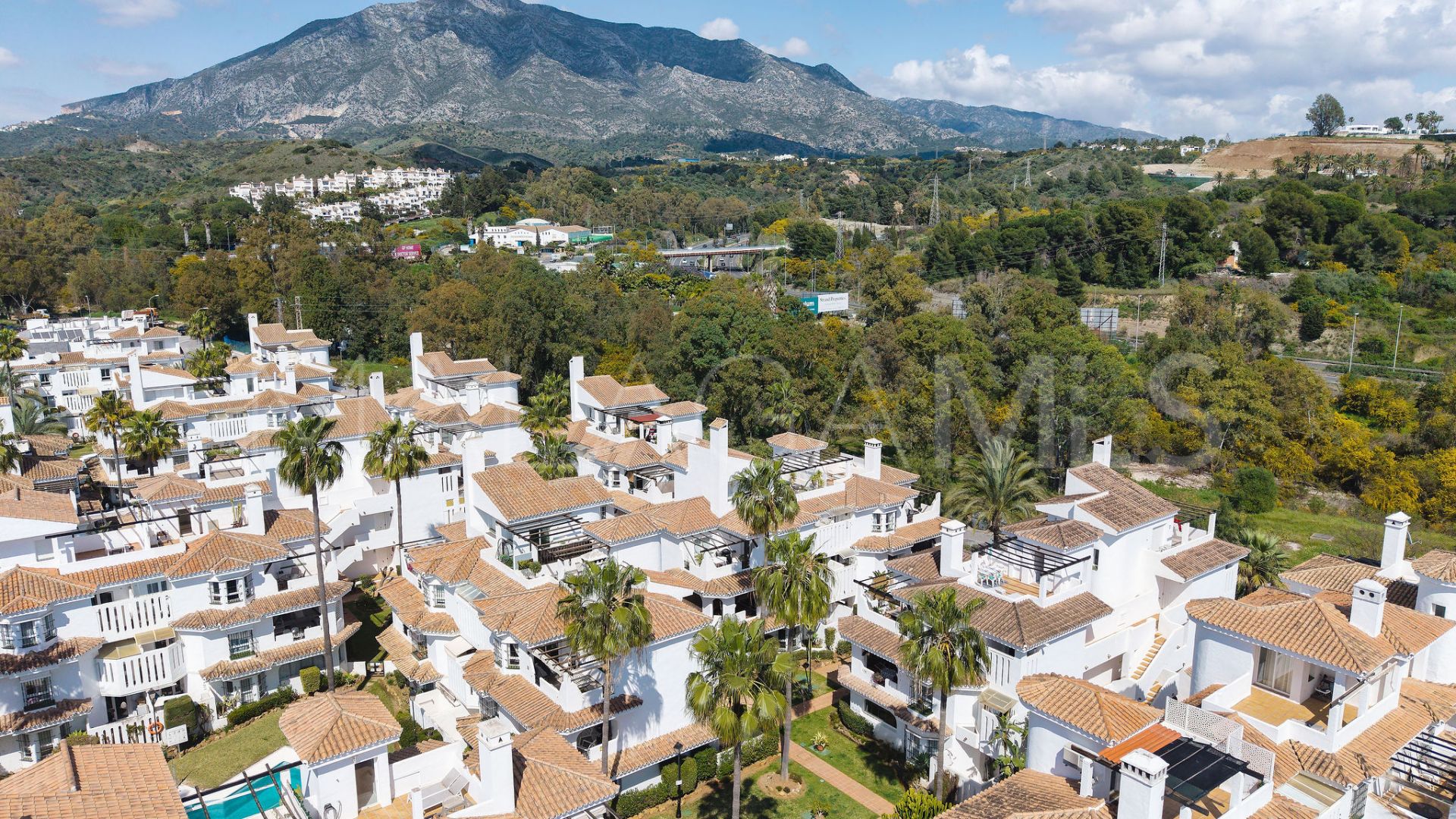Appartement terrasse for sale in Los Naranjos de Marbella