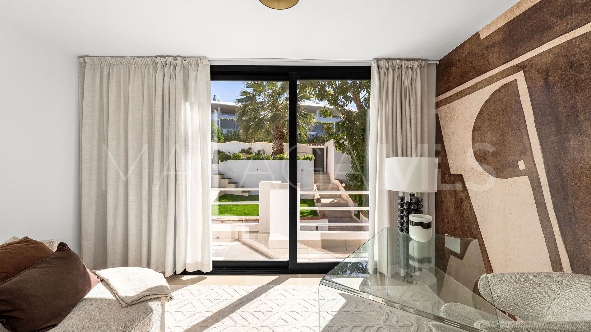 Villa for sale in Nueva Andalucia