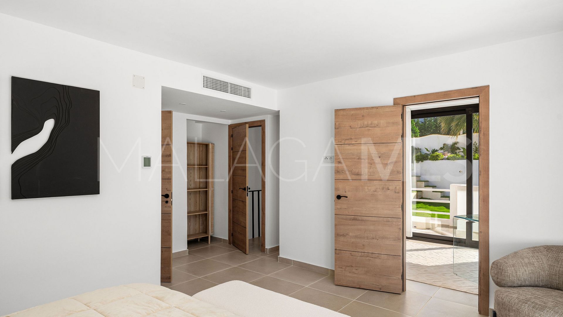Villa for sale in Nueva Andalucia