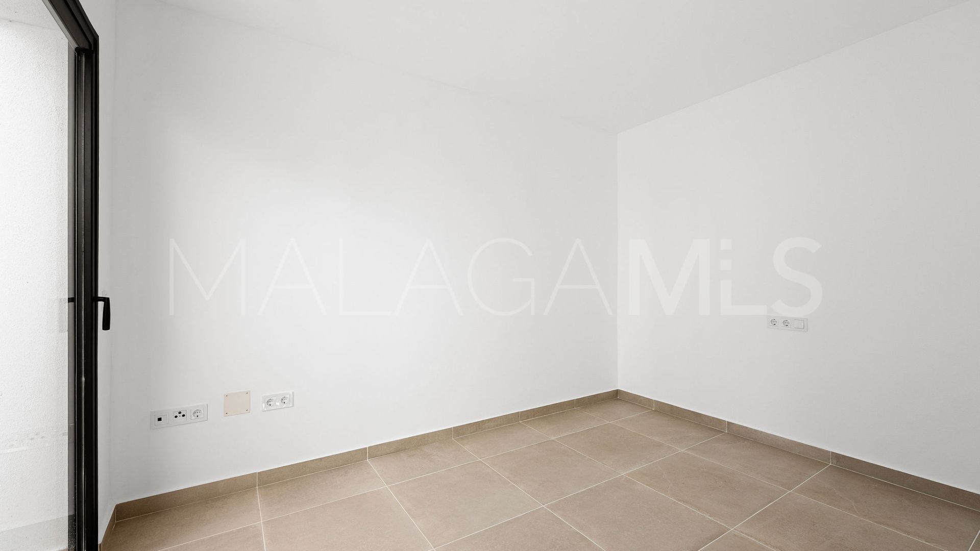 Villa for sale in Nueva Andalucia