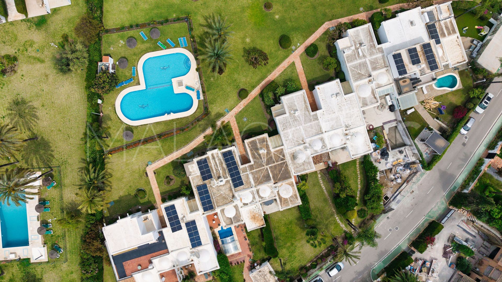 Radhus for sale in Aloha Sur 32