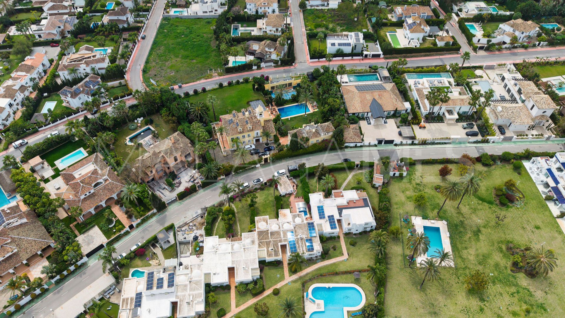 Radhus for sale in Aloha Sur 32