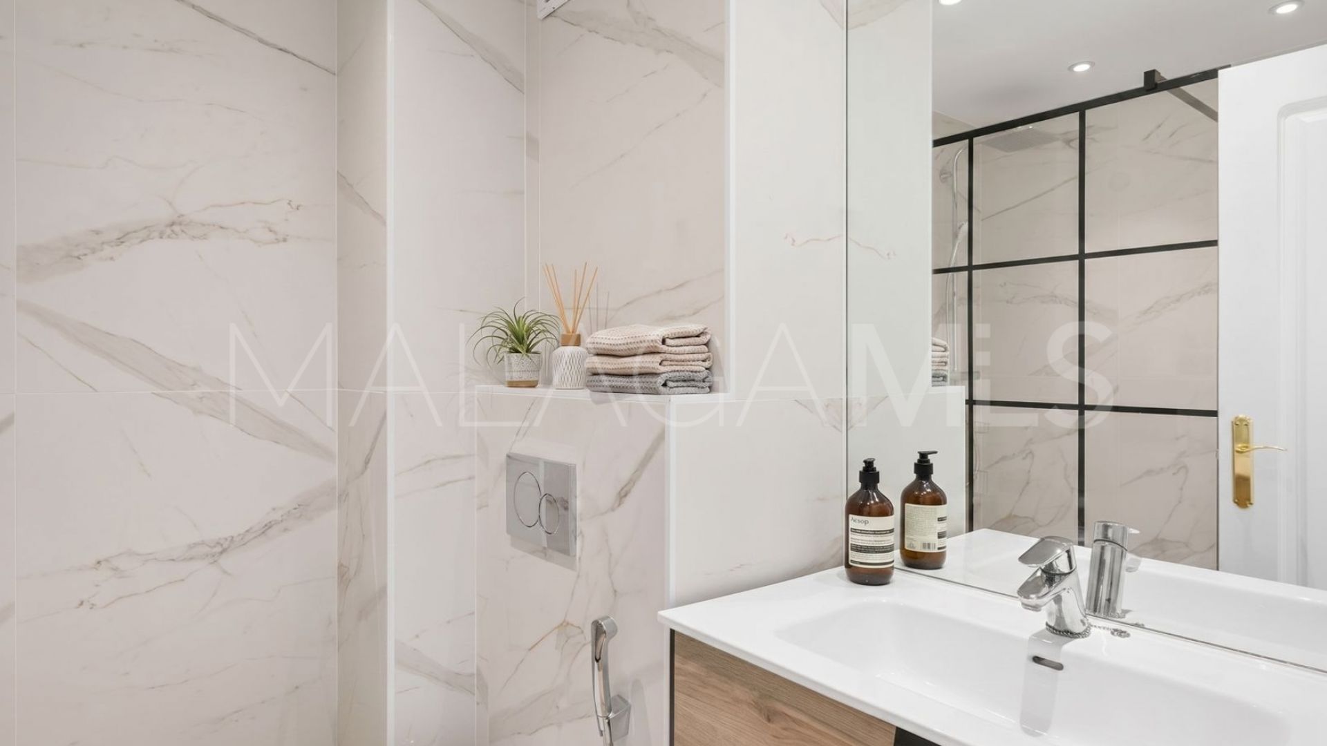 Atico duplex for sale in Señorio de Aloha