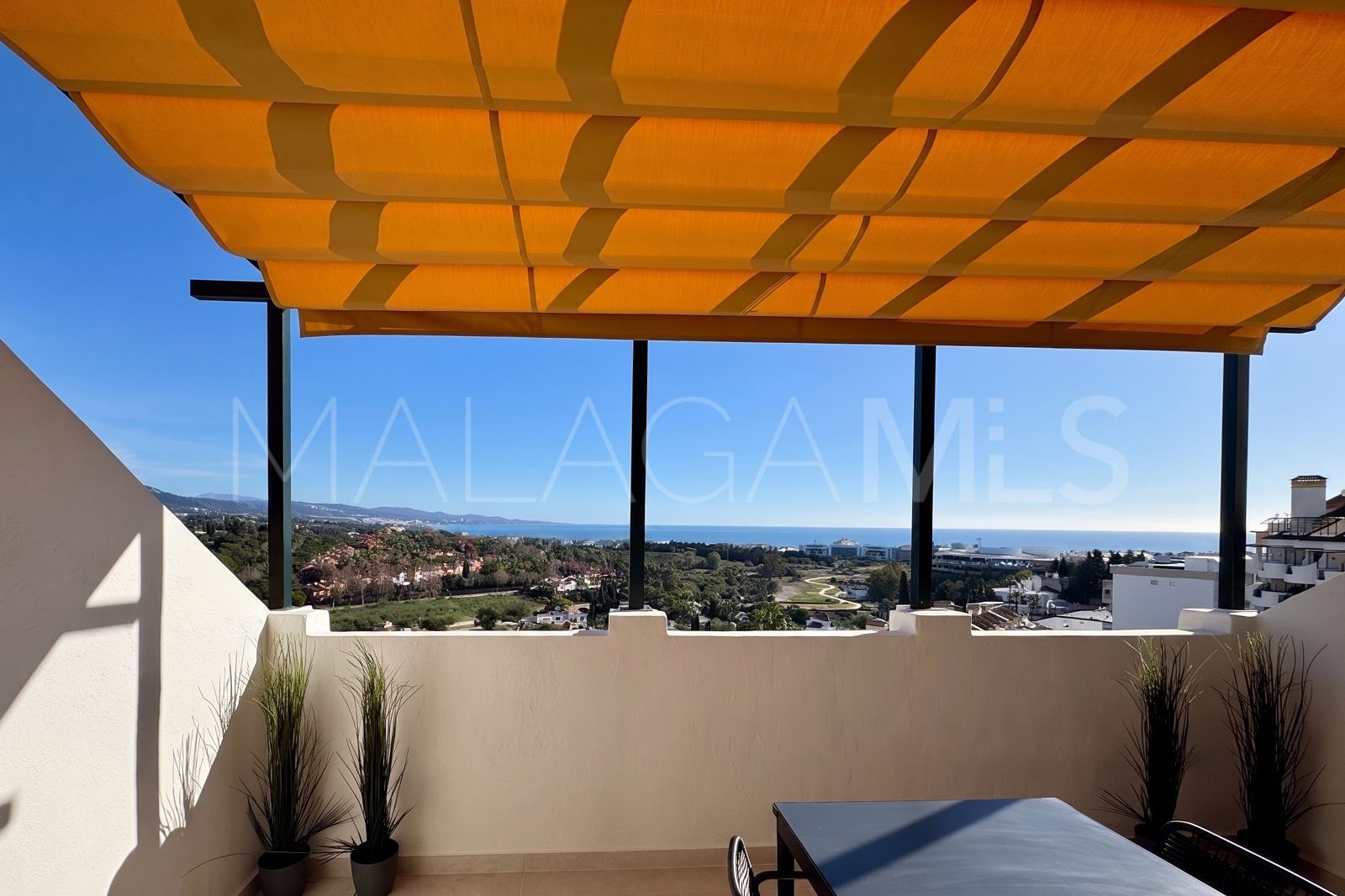 Atico duplex for sale in Señorio de Aloha