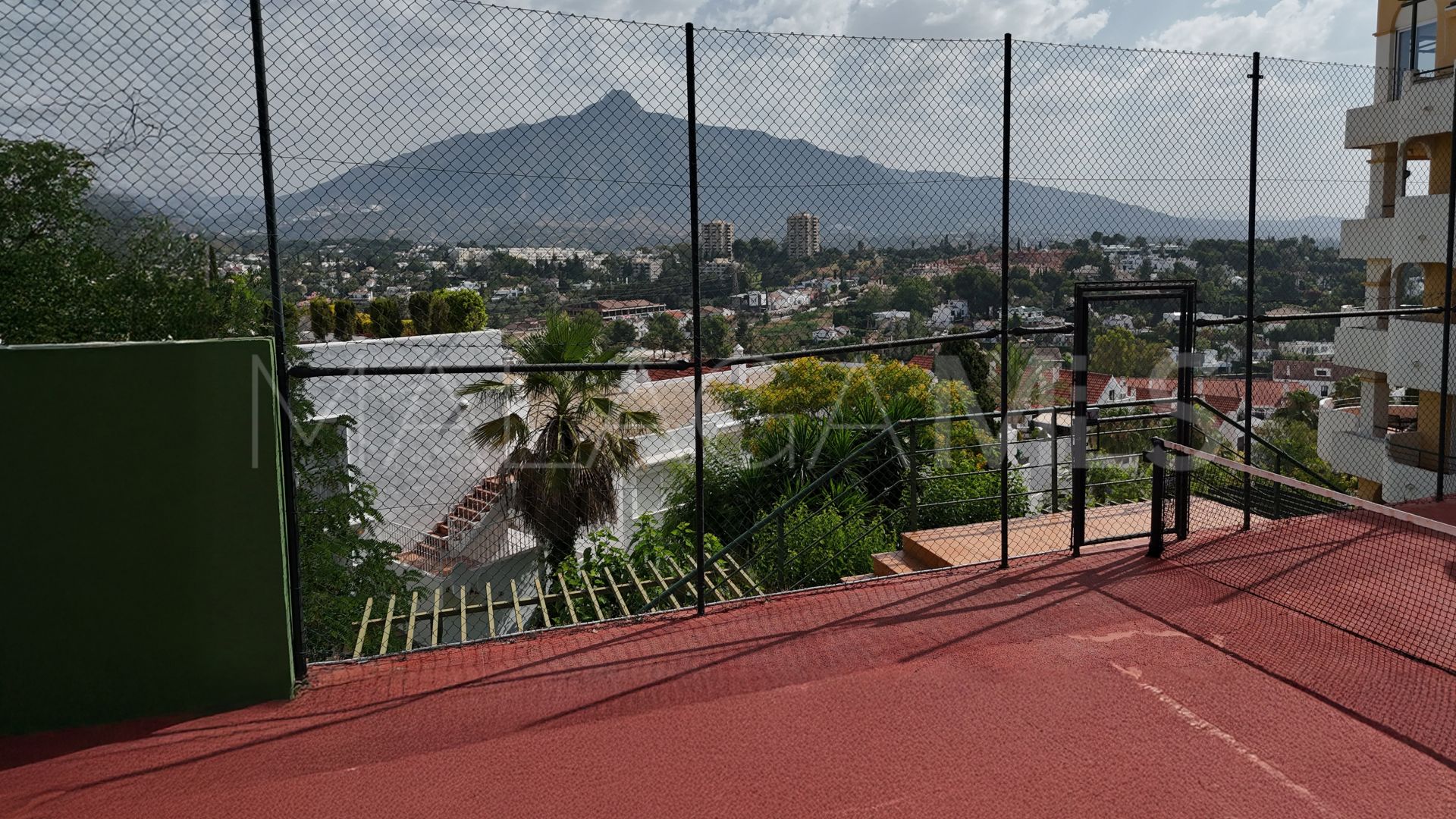 Atico duplex for sale in Señorio de Aloha