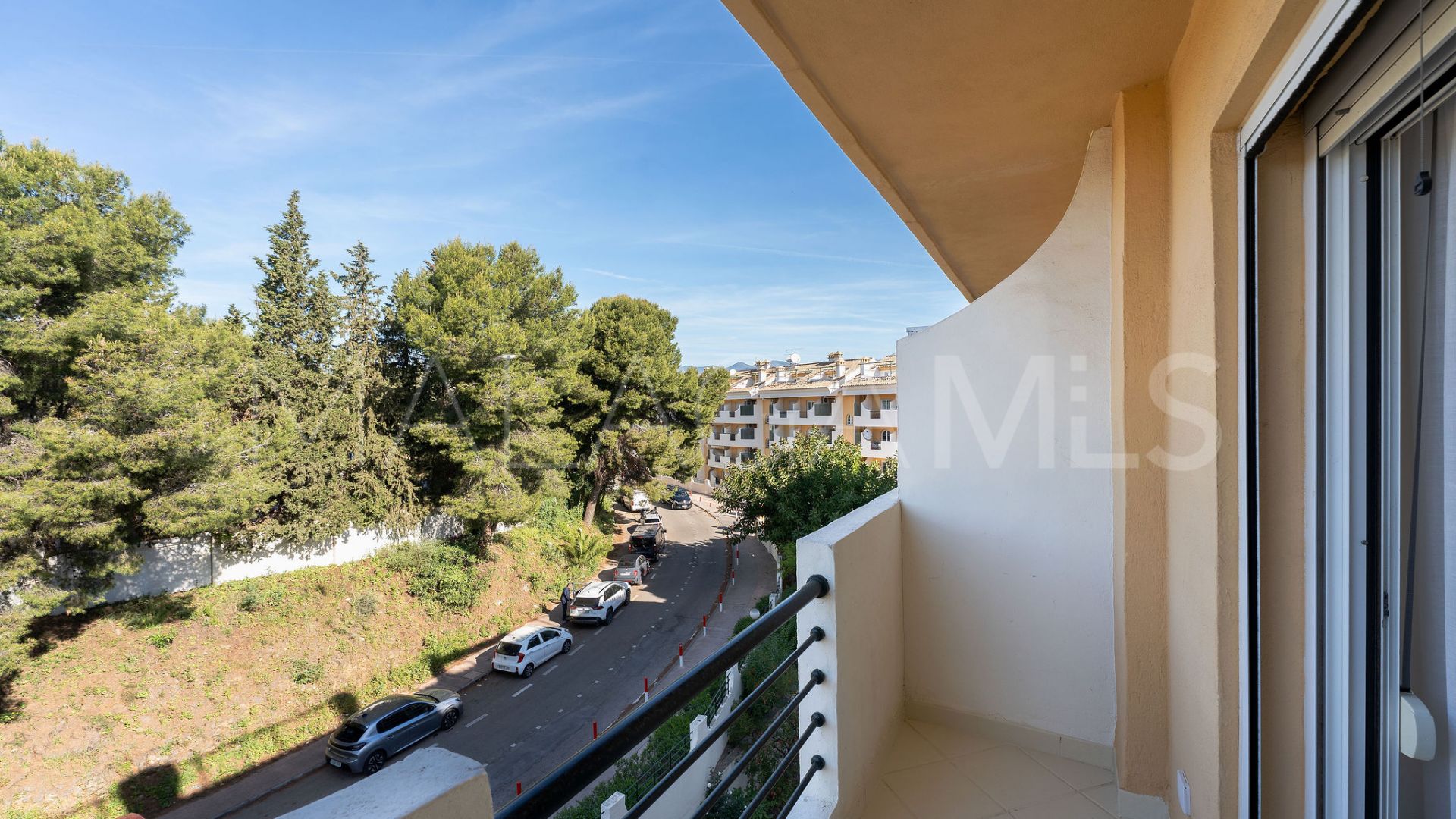 Atico duplex for sale in Señorio de Aloha