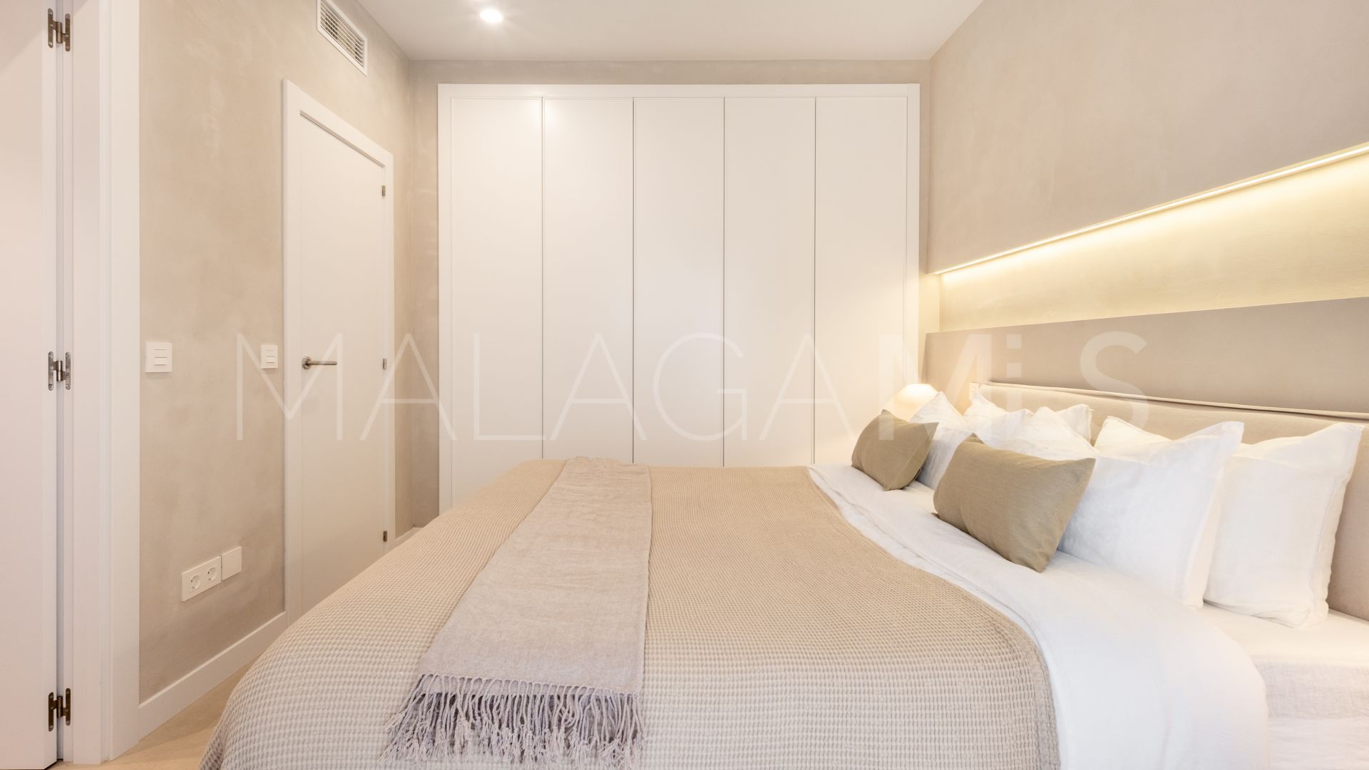 3 bedrooms town house for sale in Bahia de Marbella