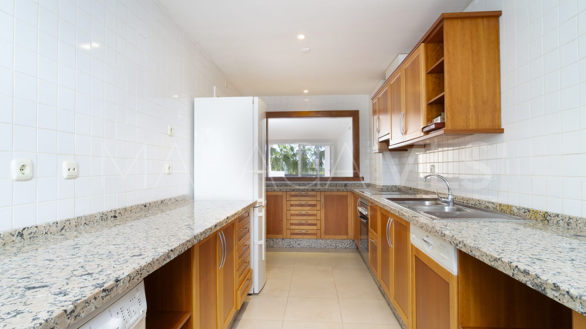 Buy apartment with 3 bedrooms in Las Tortugas de Aloha