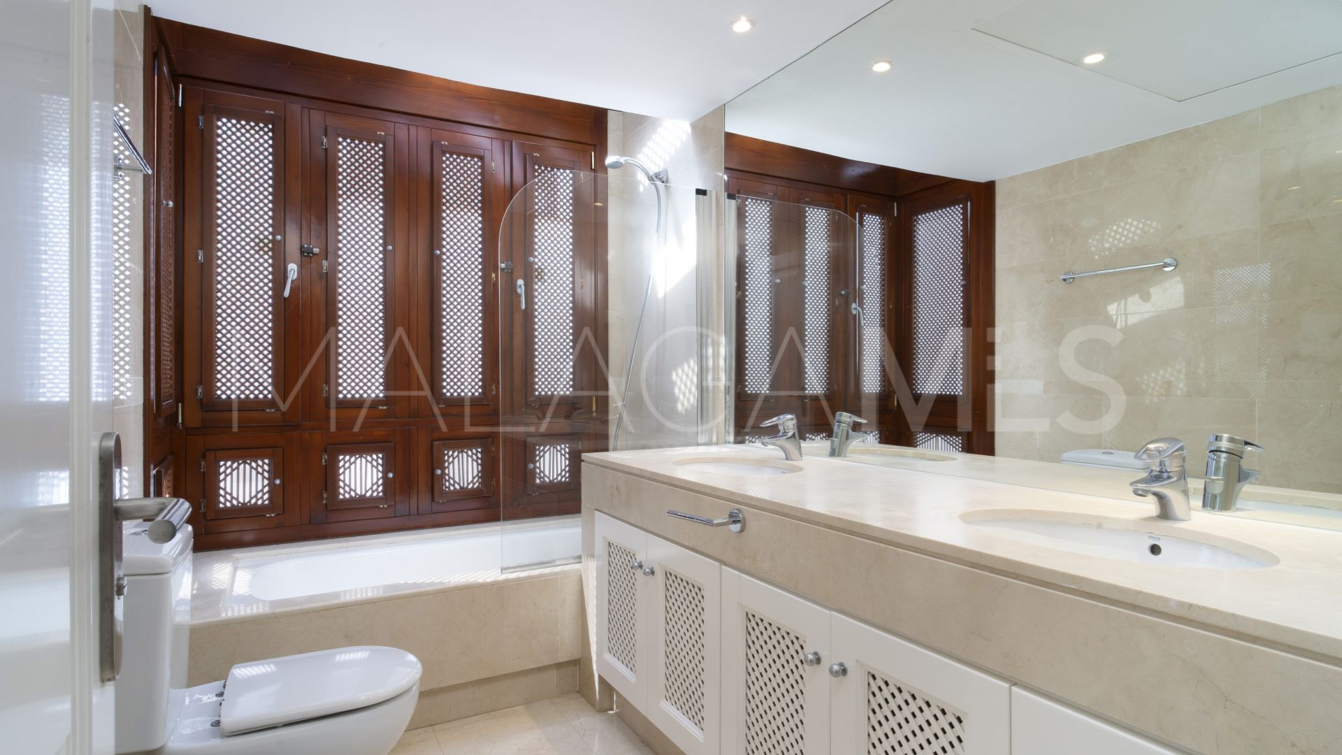 Buy apartment with 3 bedrooms in Las Tortugas de Aloha