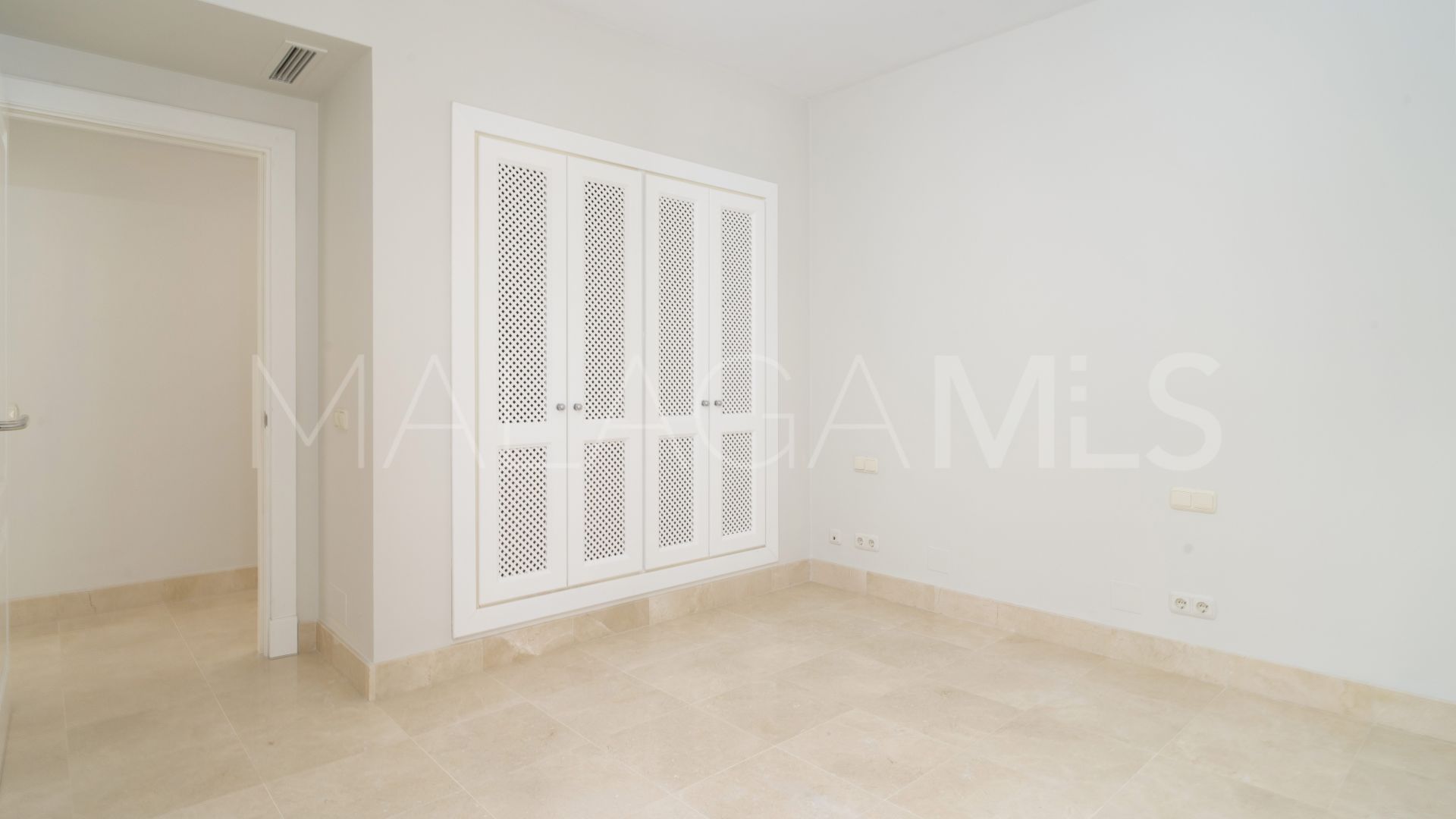 Buy apartment with 3 bedrooms in Las Tortugas de Aloha