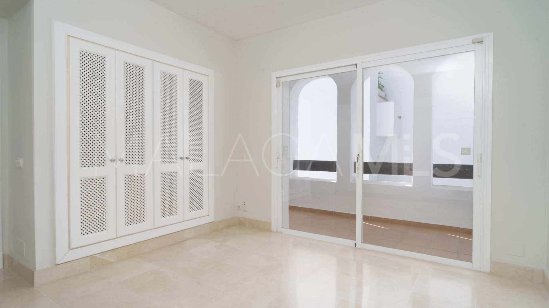 Buy apartment with 3 bedrooms in Las Tortugas de Aloha